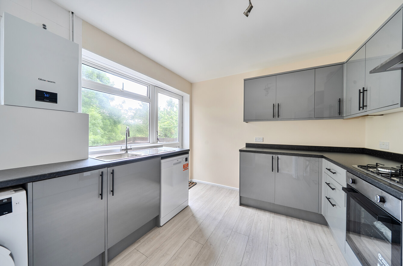 4 bedroom terraced house to rent