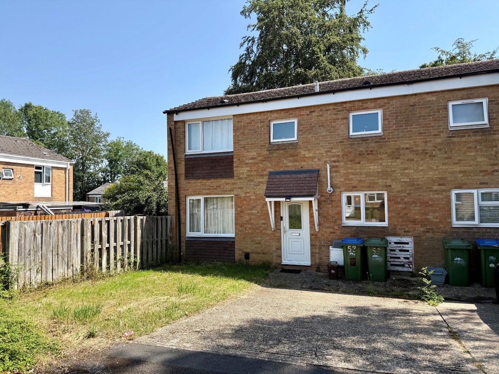 3 bedroom semi-detached house to rent