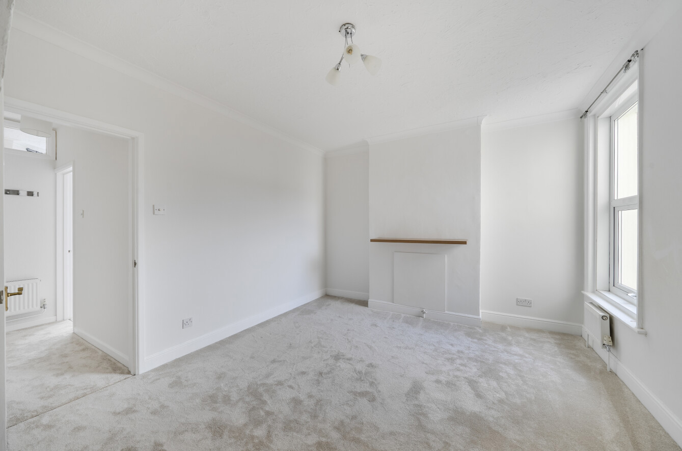 1 bedroom maisonette to rent
