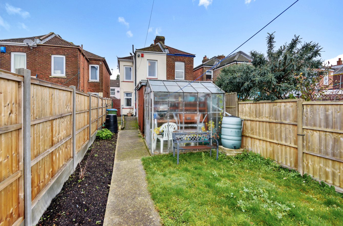 3 bedroom  semi-detached house for sale