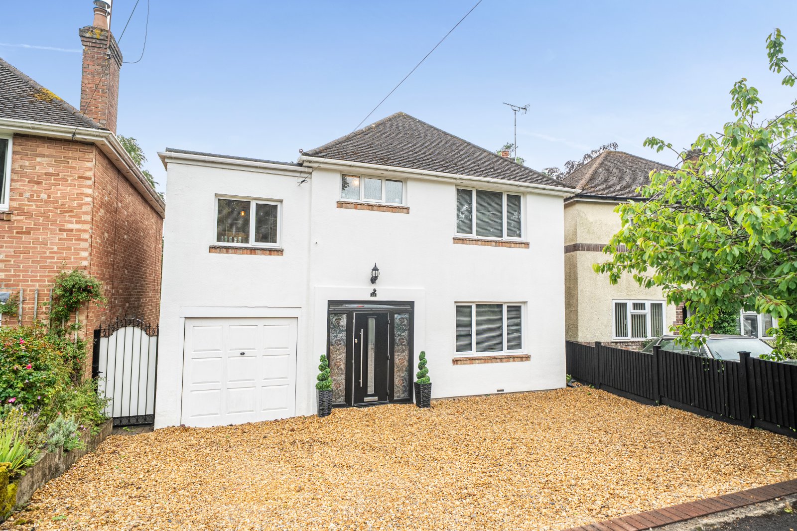 4 bedroom  detached house for sale