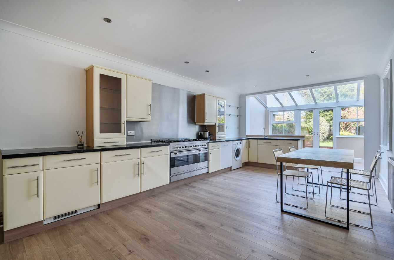 4 bedroom  detached house for sale