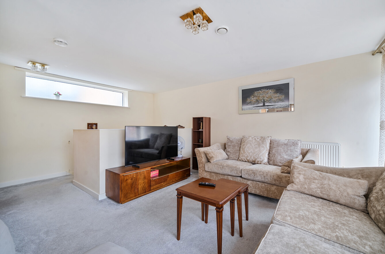 2 bedroom  terraced house to rent