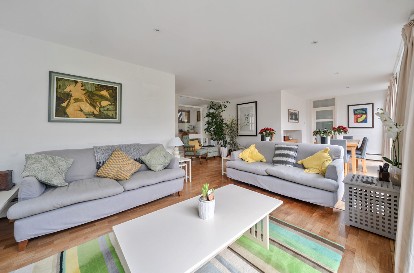 4 bedroom  detached house for sale