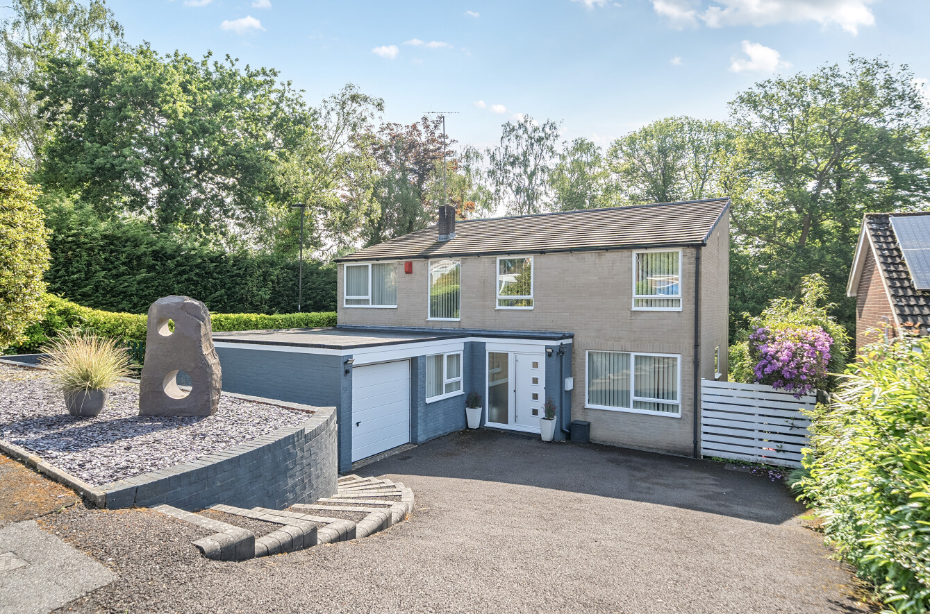 4 bedroom  detached house for sale