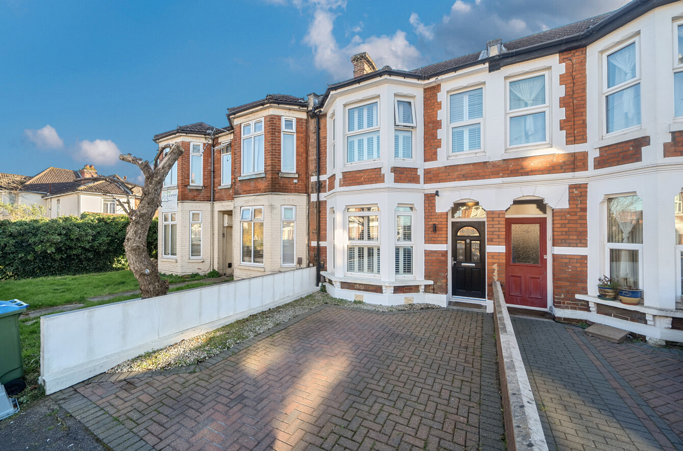 3 bedroom  terraced house for sale