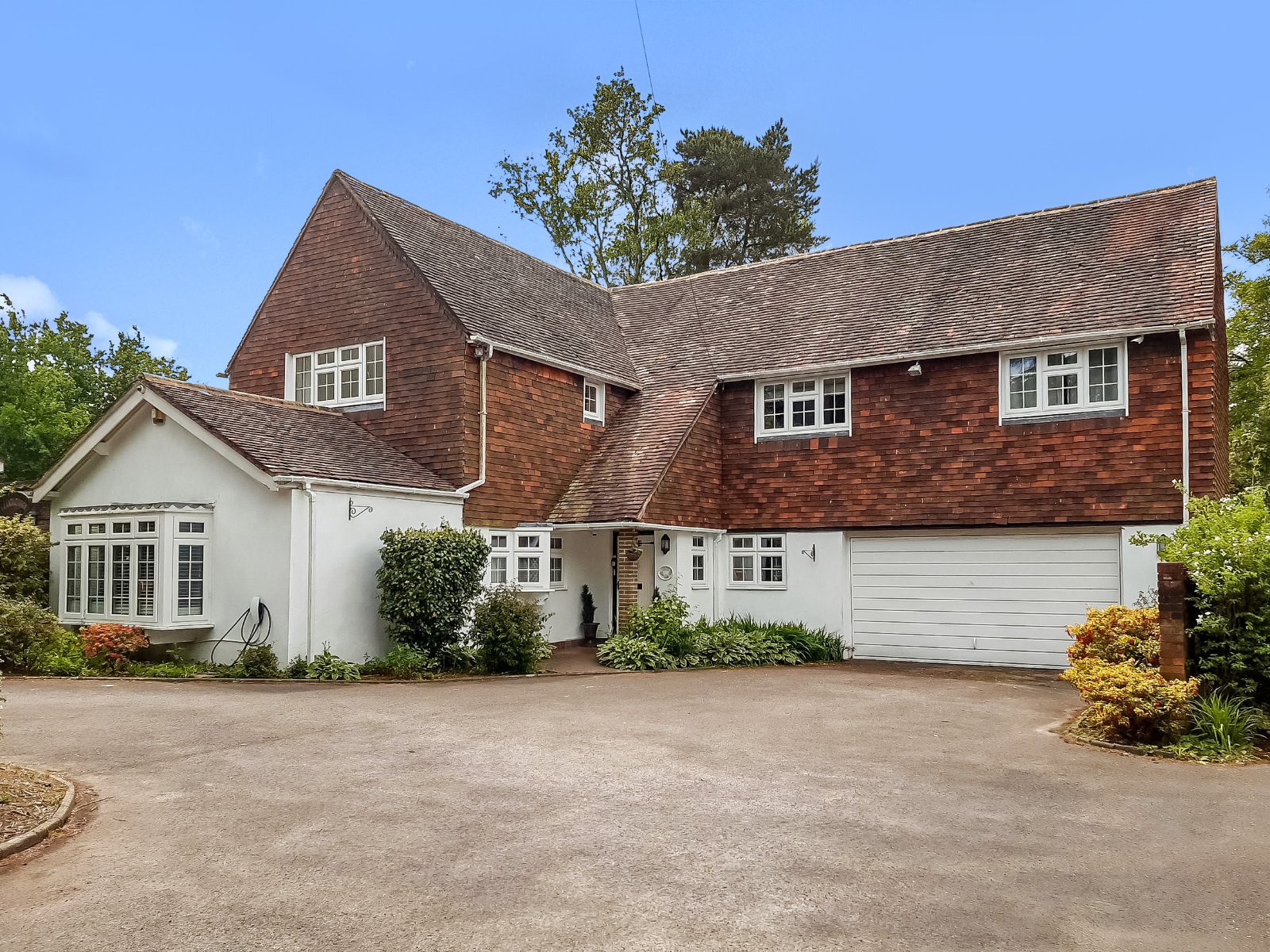 5 bedroom  detached house for sale