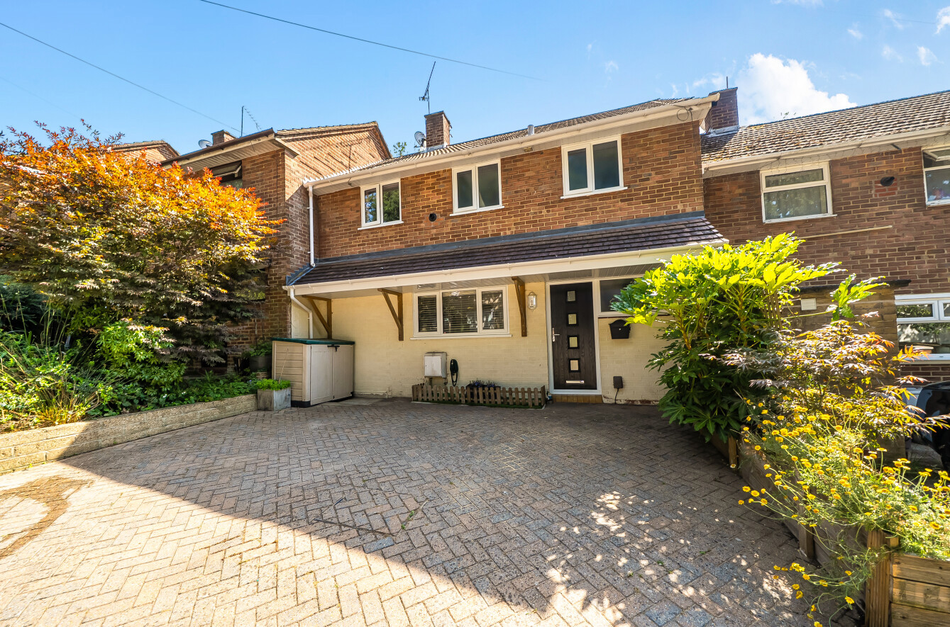 3 bedroom  terraced house for sale