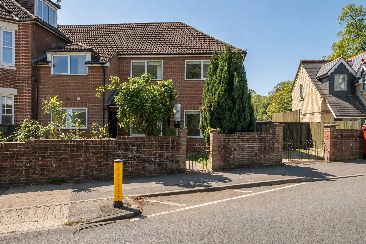 4 bedroom semi-detached house for sale