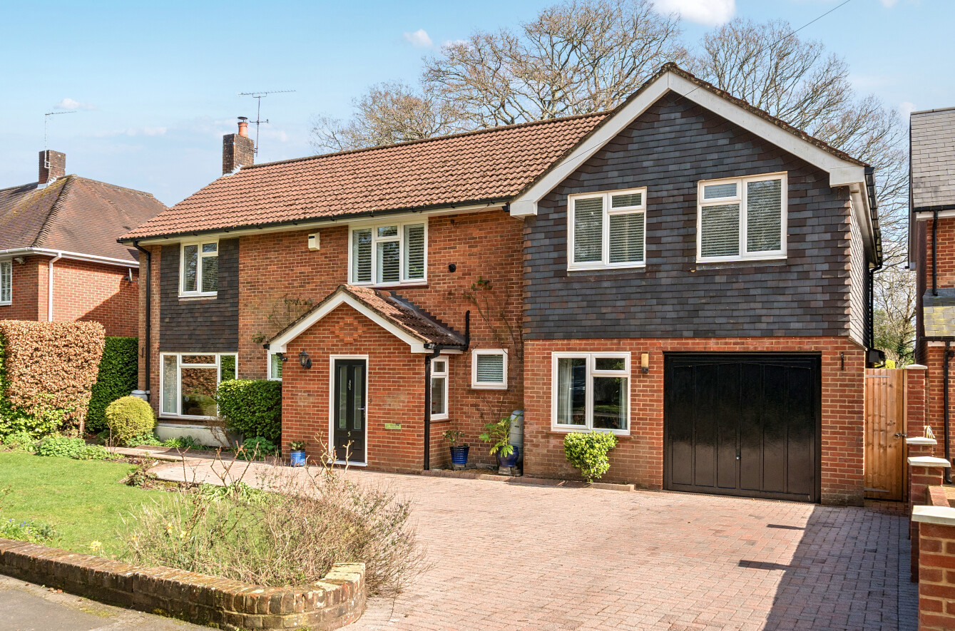 5 bedroom detached house for sale