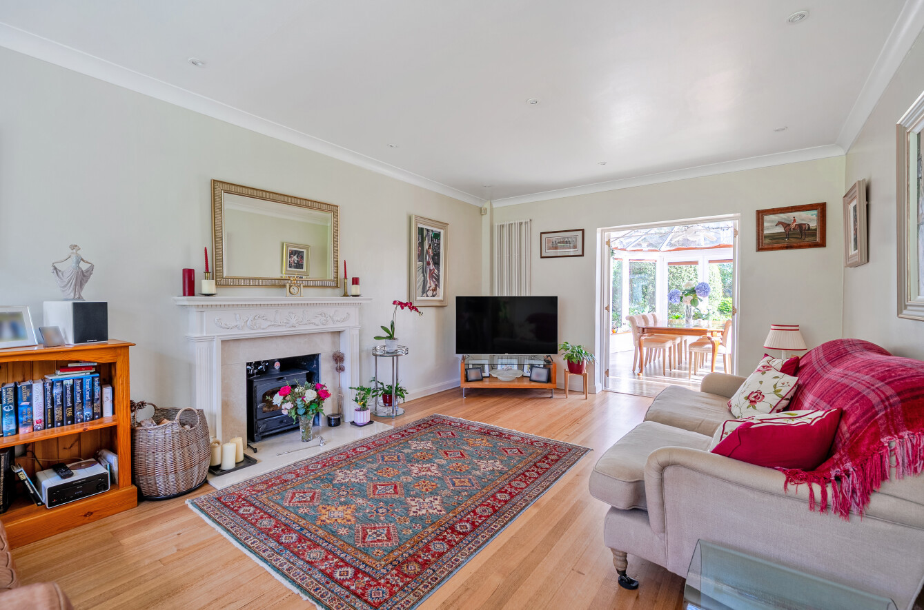 5 bedroom  detached house for sale