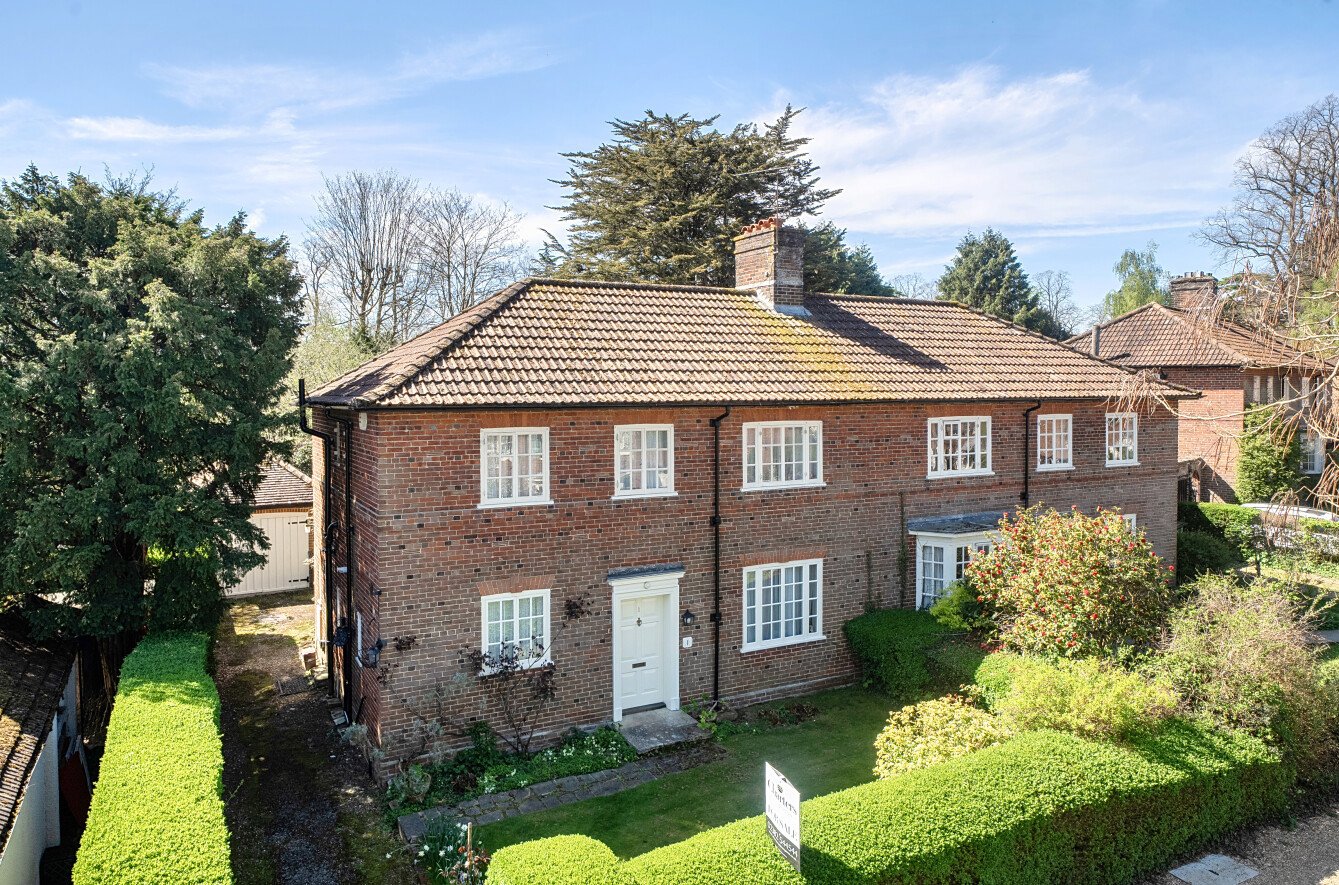 4 bedroom semi-detached house for sale