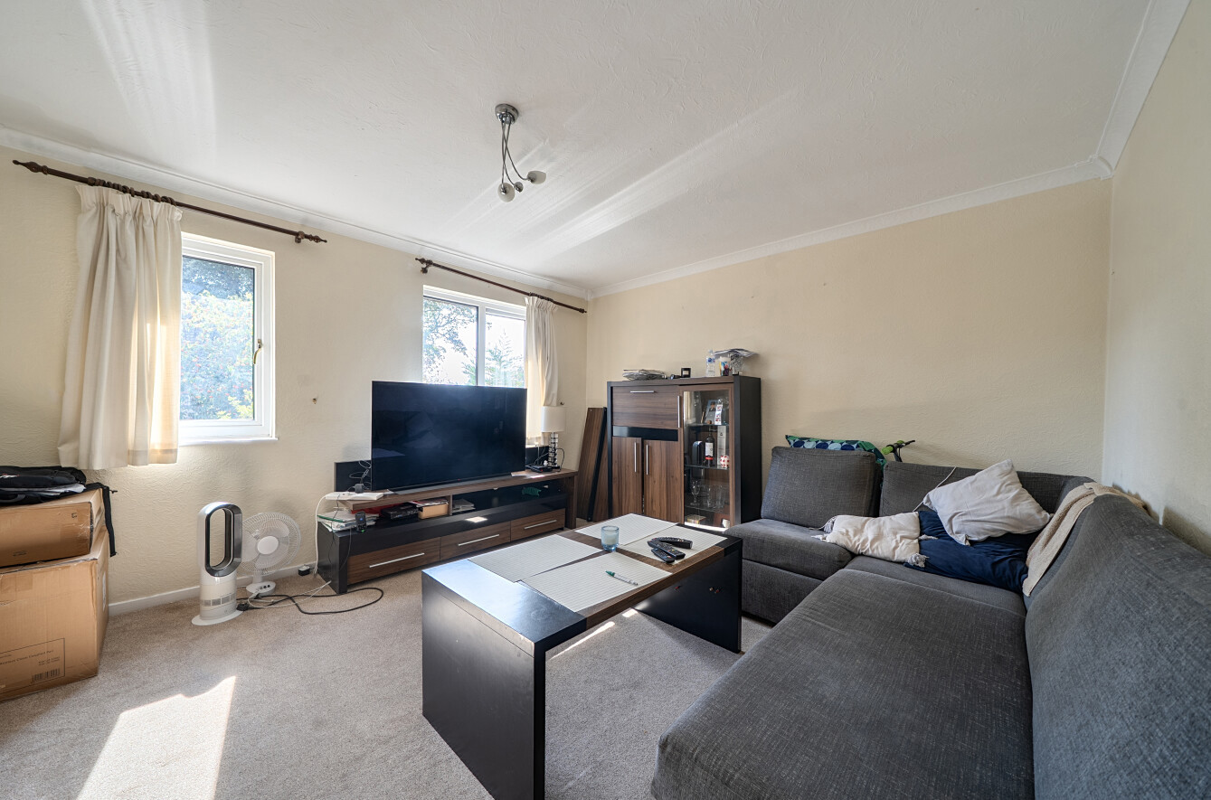 1 bedroom maisonette for sale