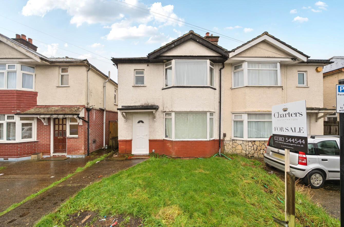 3 bedroom  semi-detached house for sale