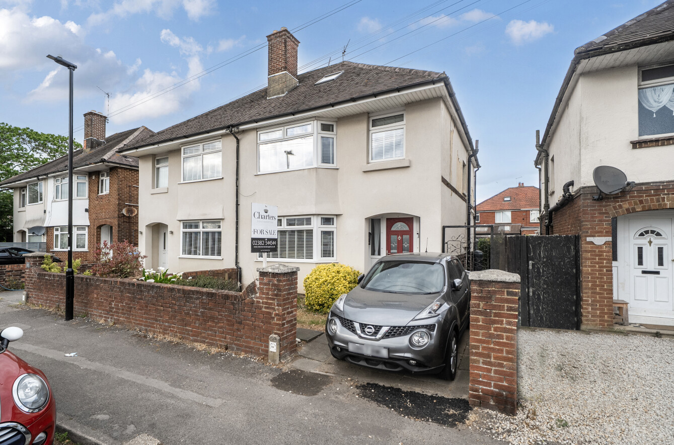 3 bedroom  semi-detached house for sale