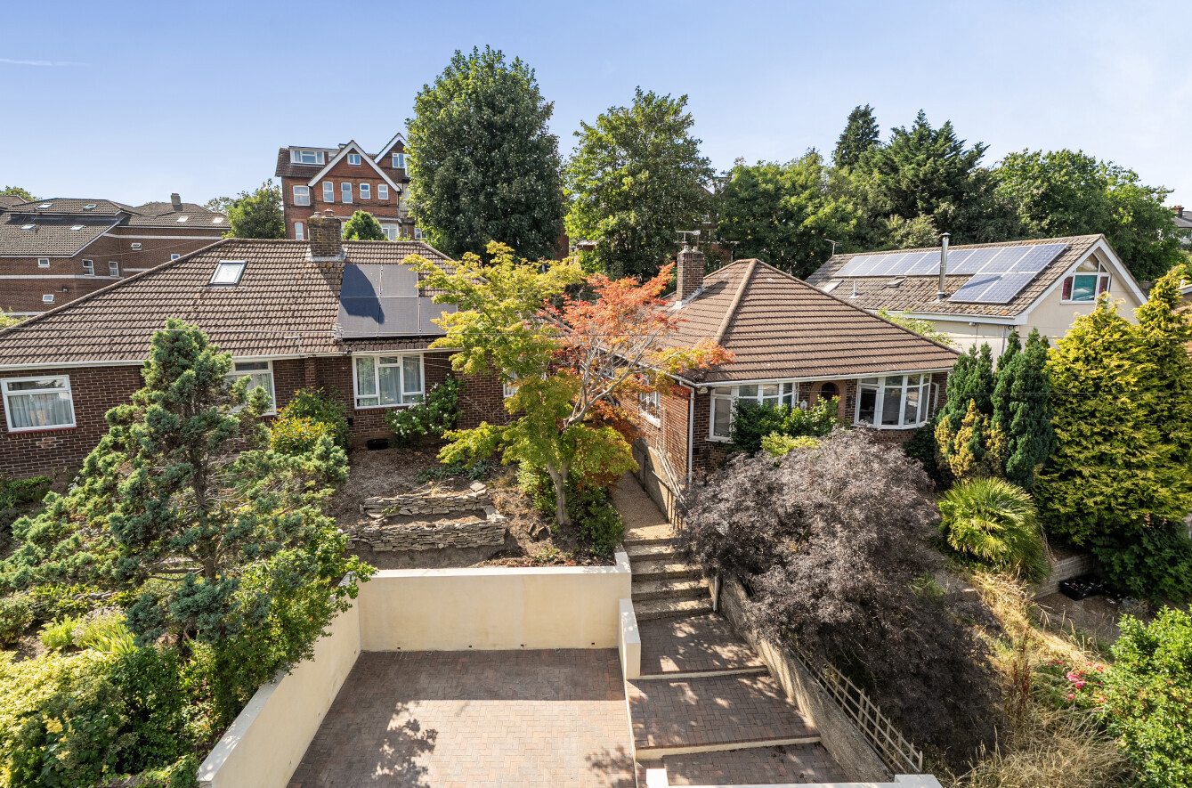 2 bedroom semi-detached bungalow for sale