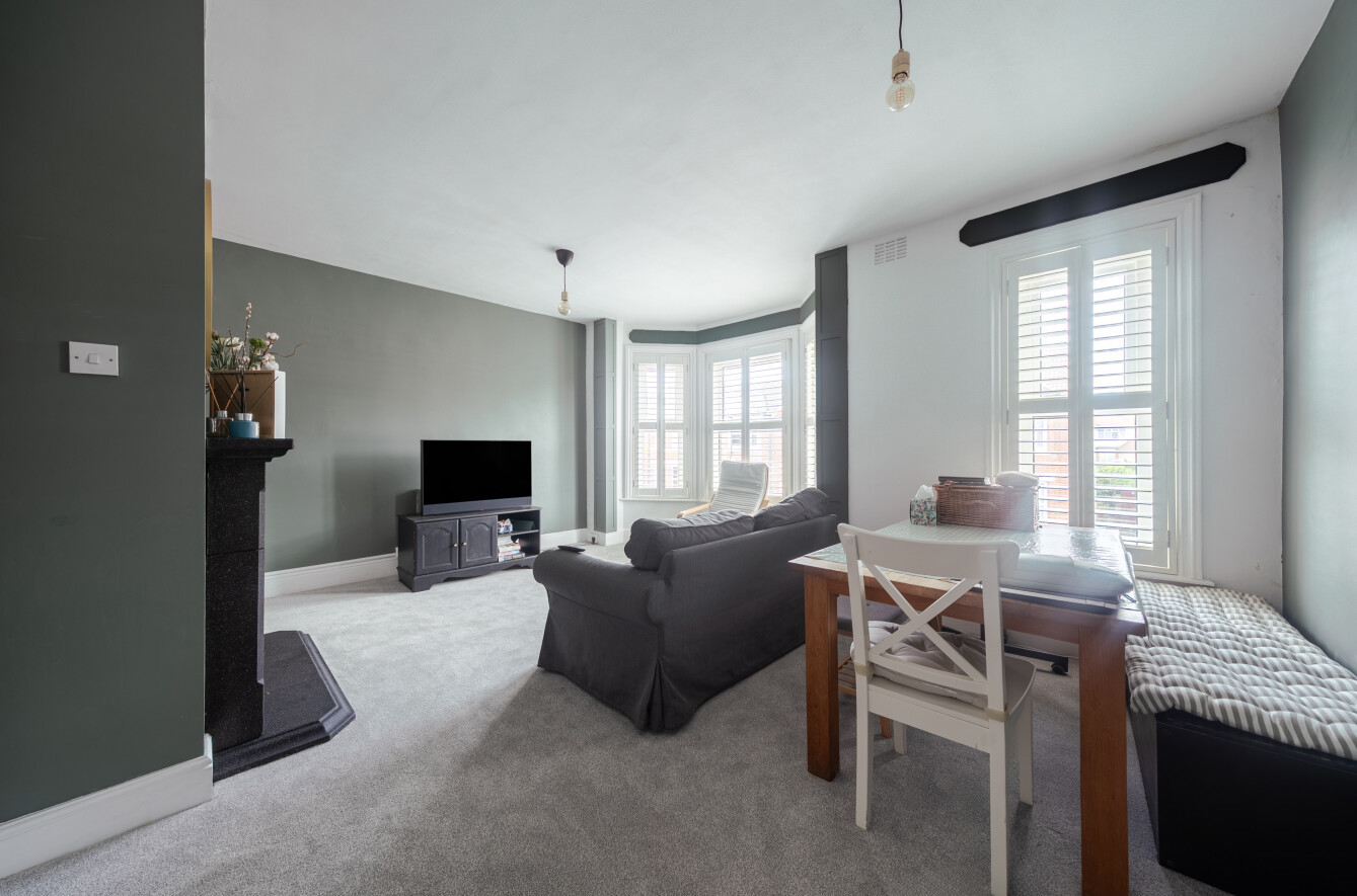 2 bedroom maisonette for sale