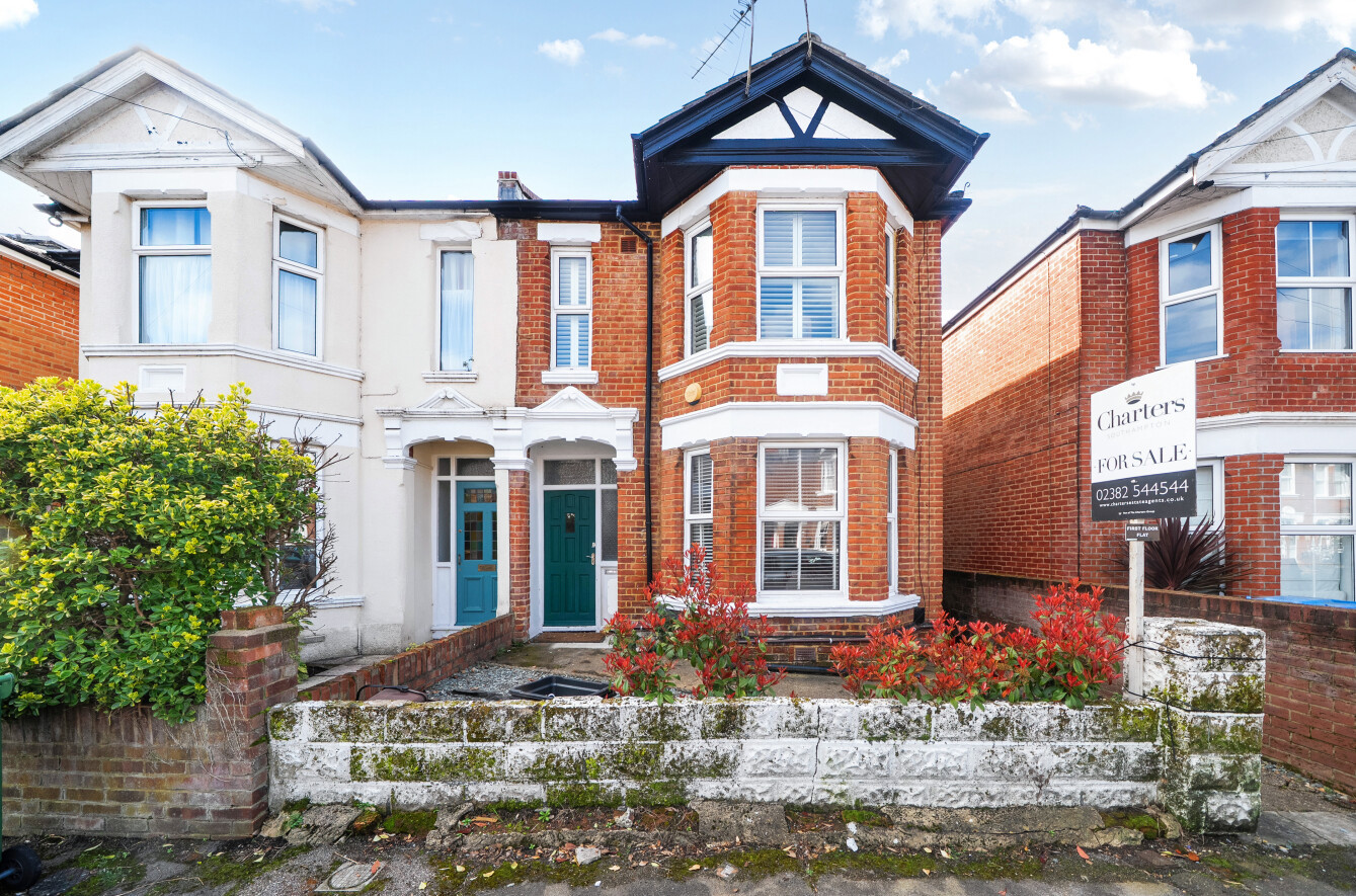 2 bedroom maisonette for sale