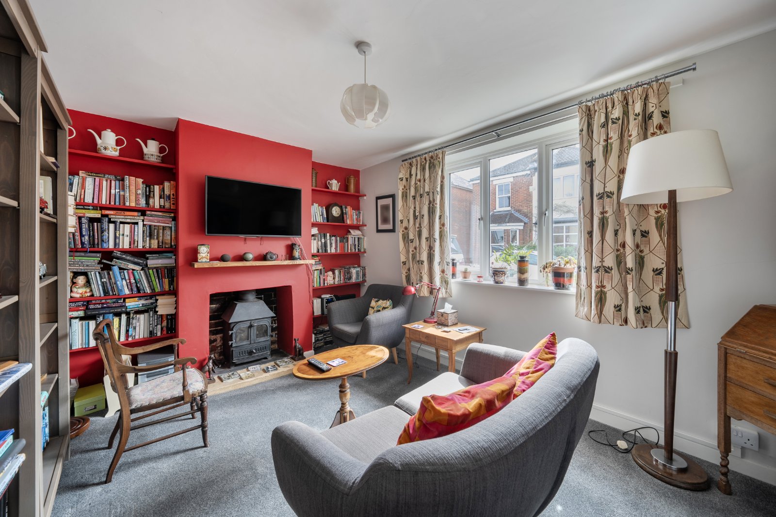 2 bedroom semi-detached house for sale