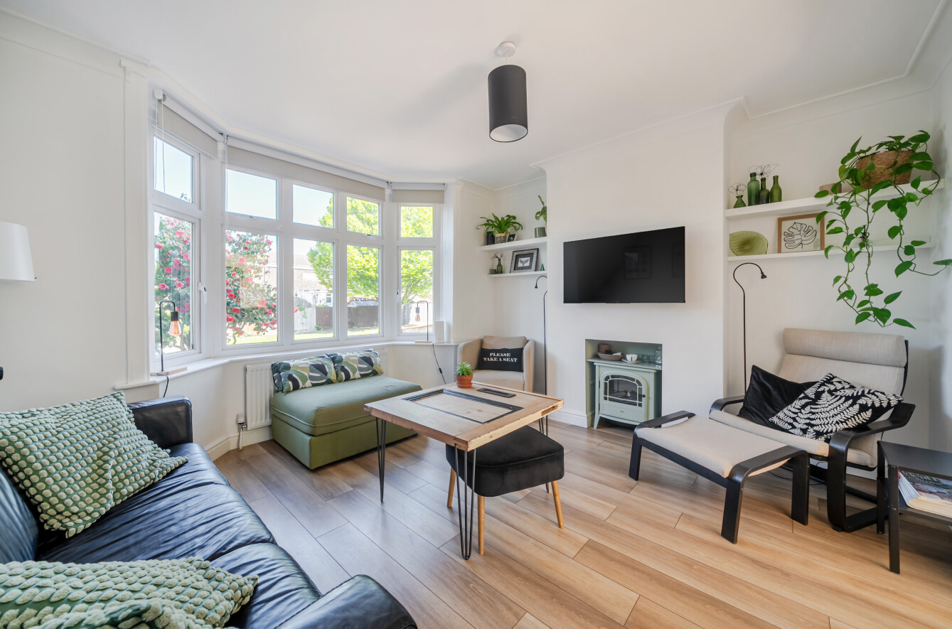 5 bedroom  detached house for sale
