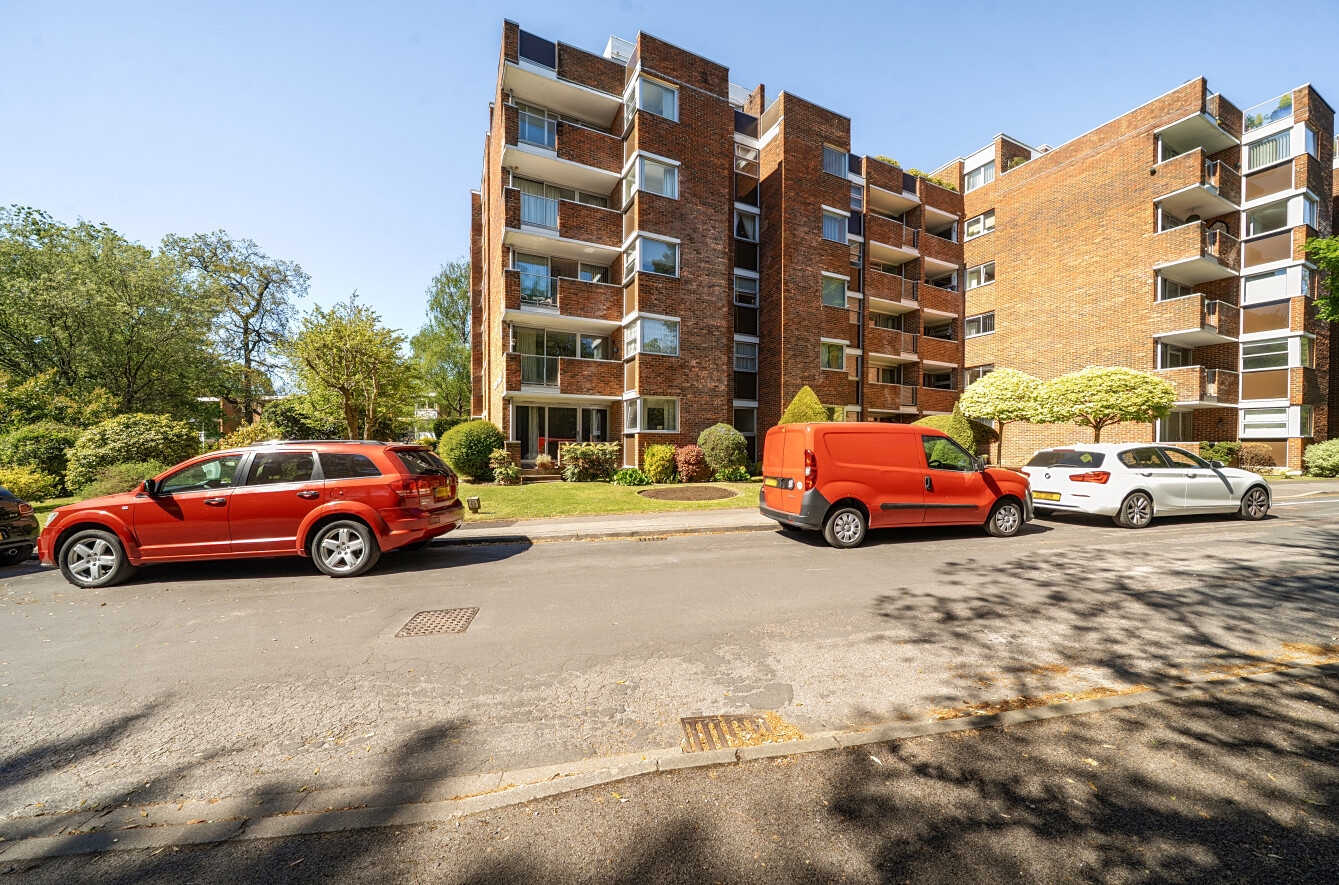 3 bedroom apartment for sale