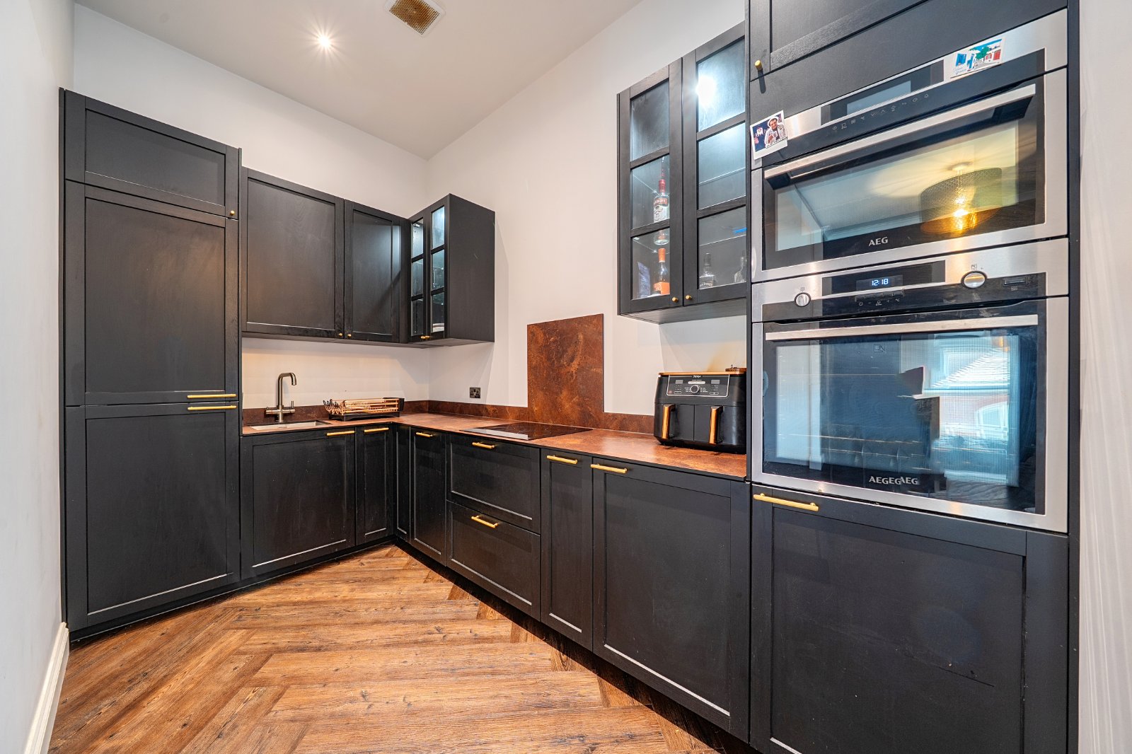 2 bedroom maisonette for sale