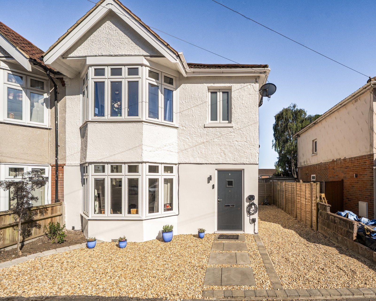 3 bedroom  semi-detached house for sale