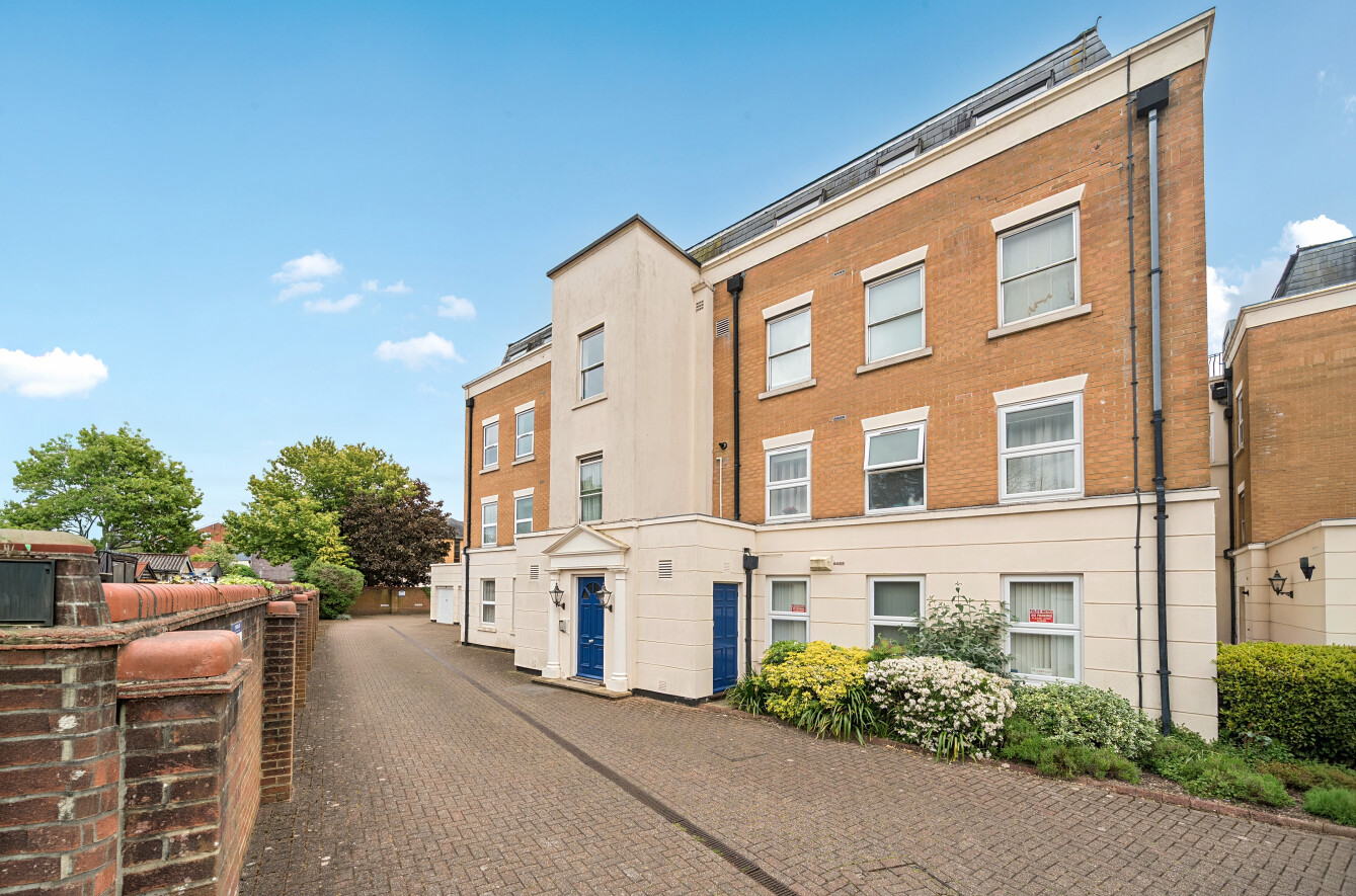 2 bedroom apartment for sale