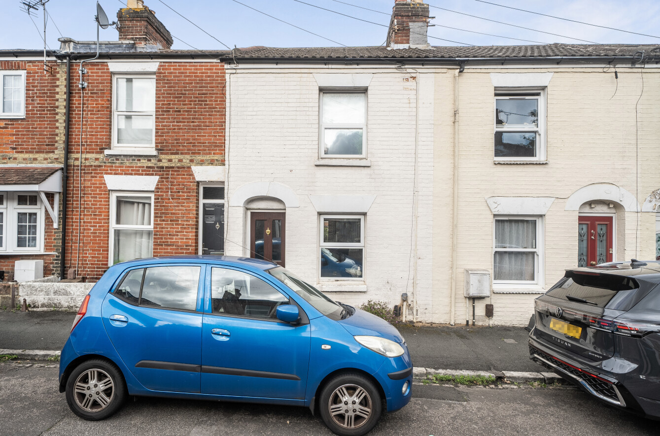 2 bedroom terraced house for sale