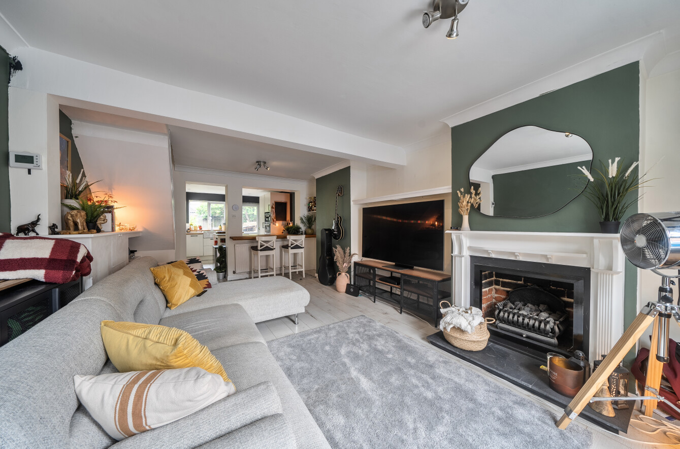 2 bedroom  terraced house for sale