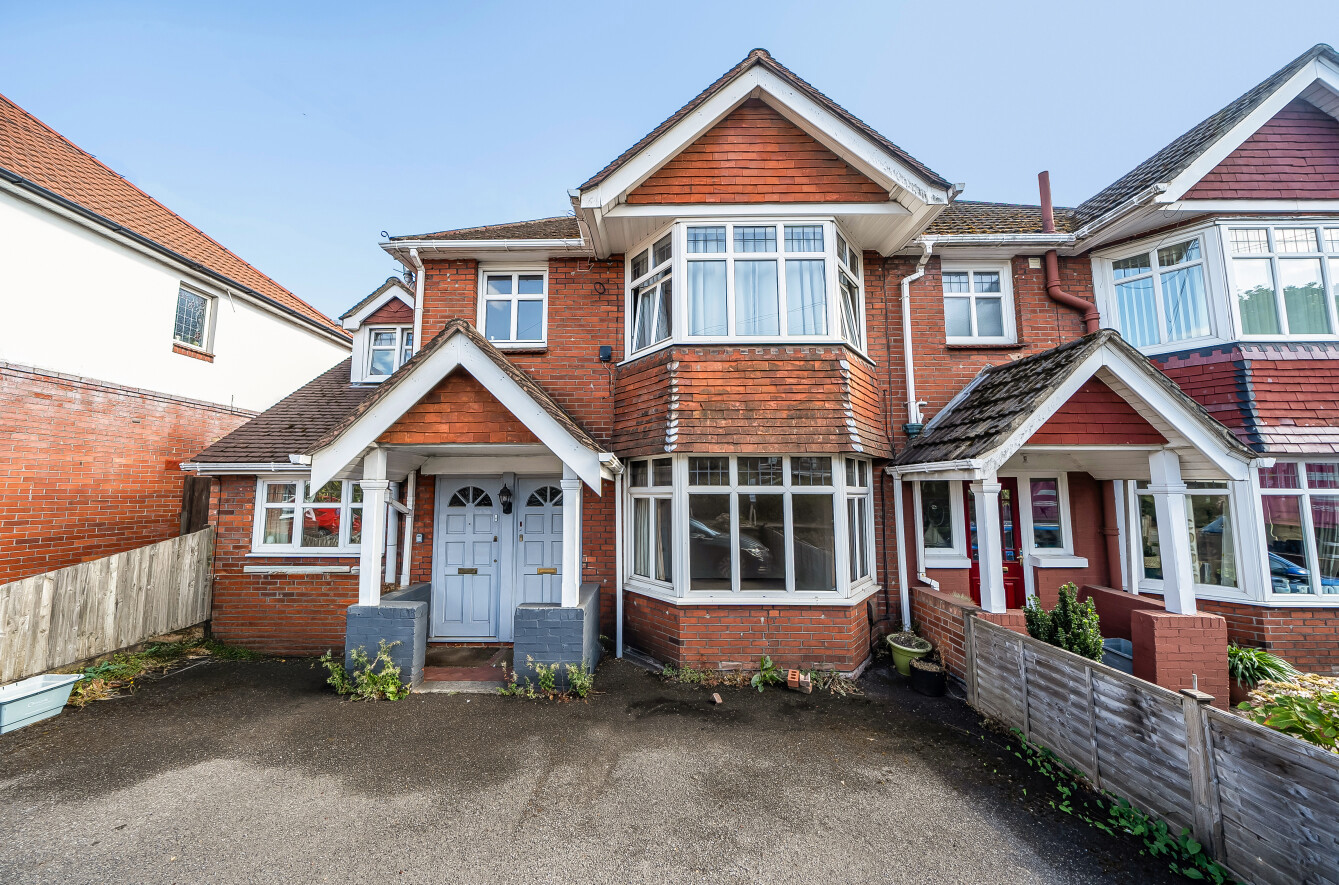 2 bedroom maisonette for sale