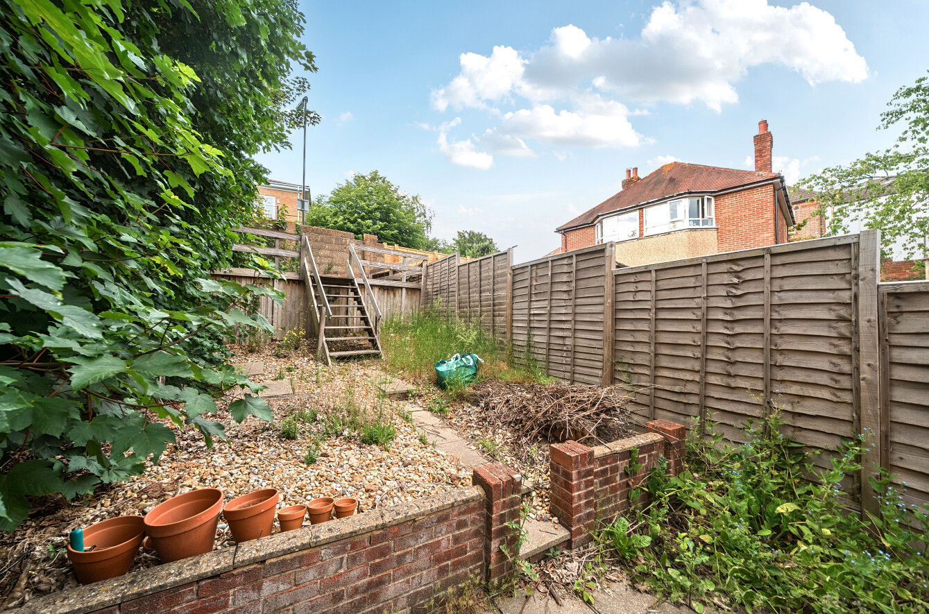 2 bedroom maisonette for sale