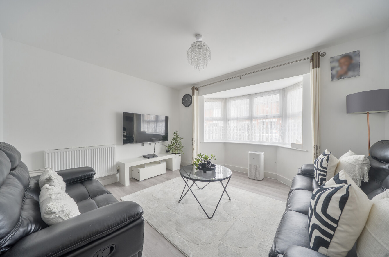3 bedroom  semi-detached house for sale