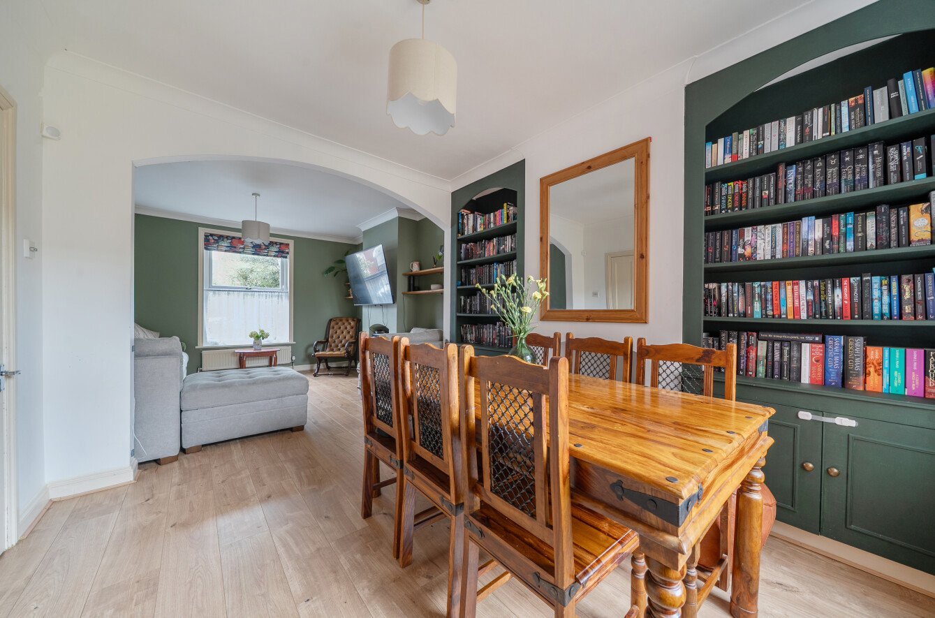 3 bedroom  semi-detached house for sale