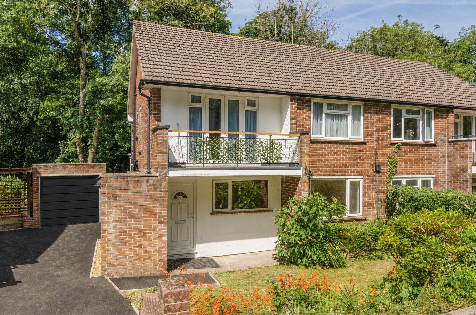 2 bedroom maisonette for sale
