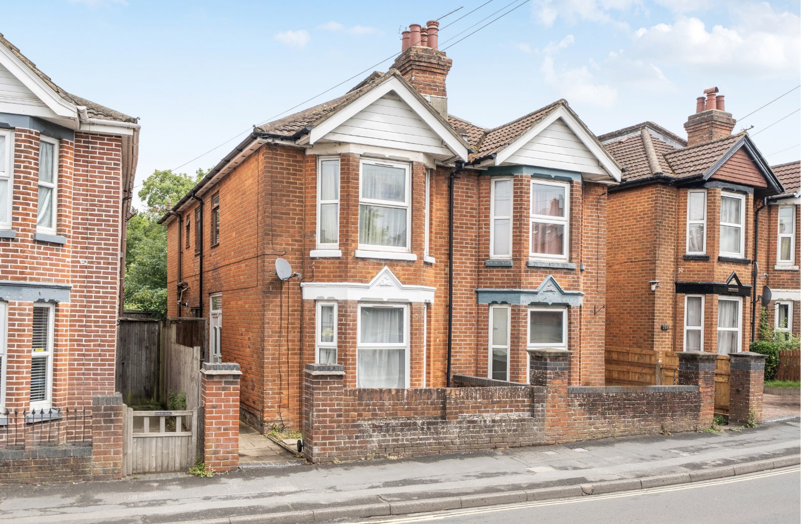 3 bedroom semi-detached house for sale
