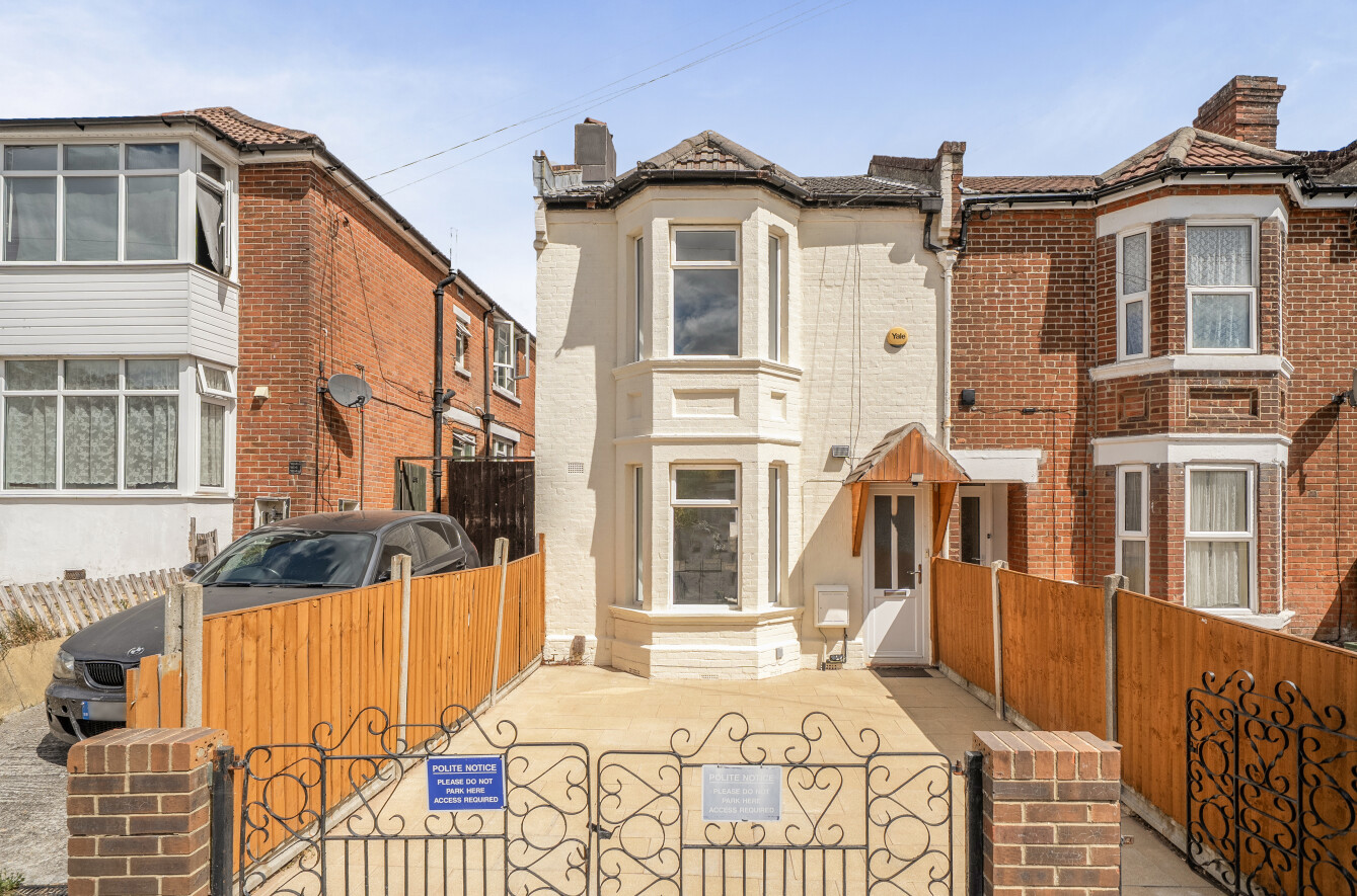 3 bedroom  semi-detached house for sale