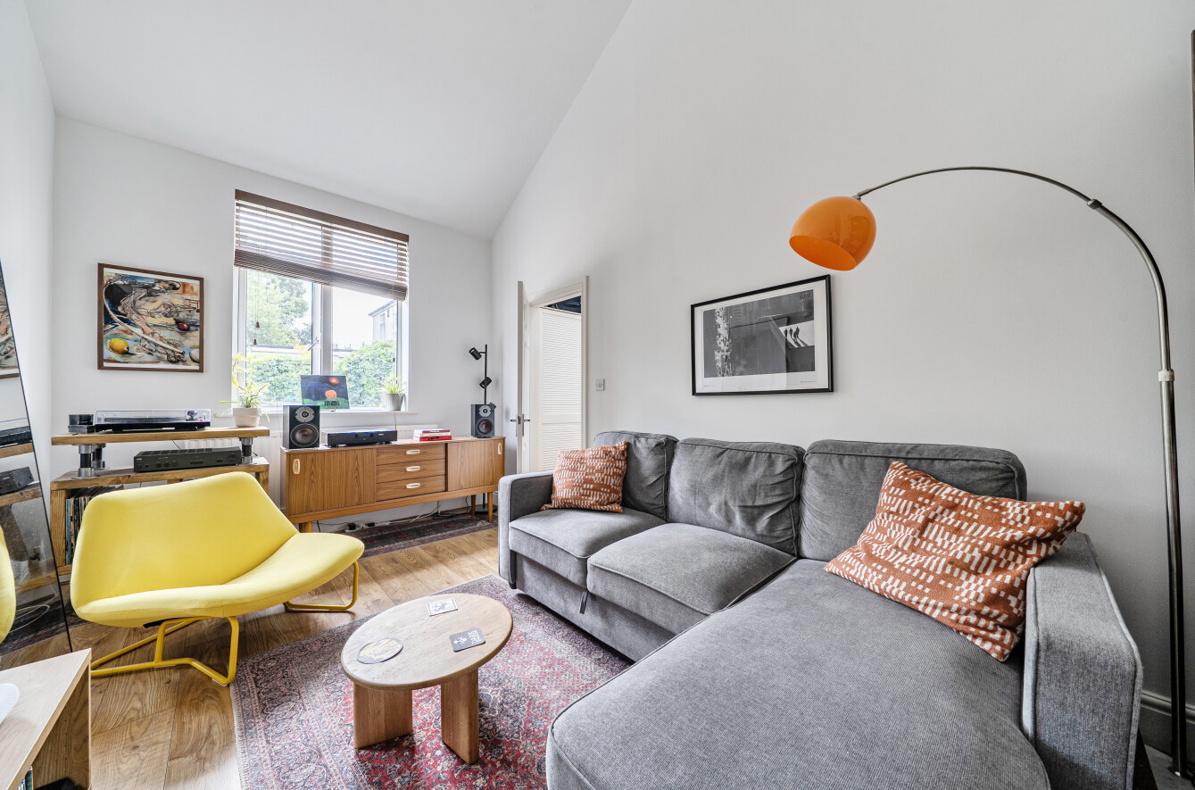 1 bedroom maisonette for sale