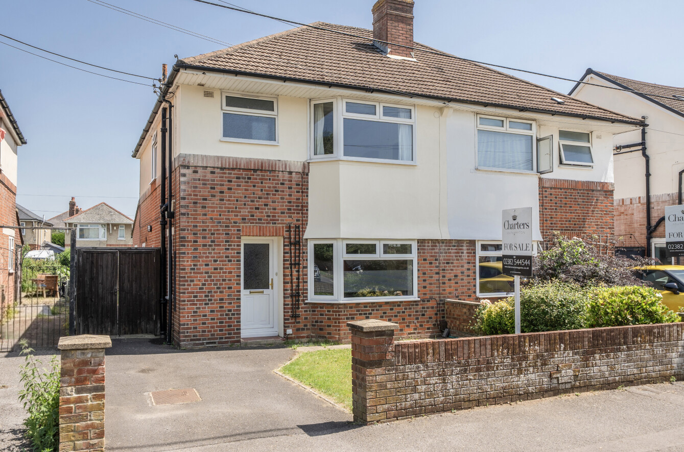 3 bedroom semi-detached house for sale