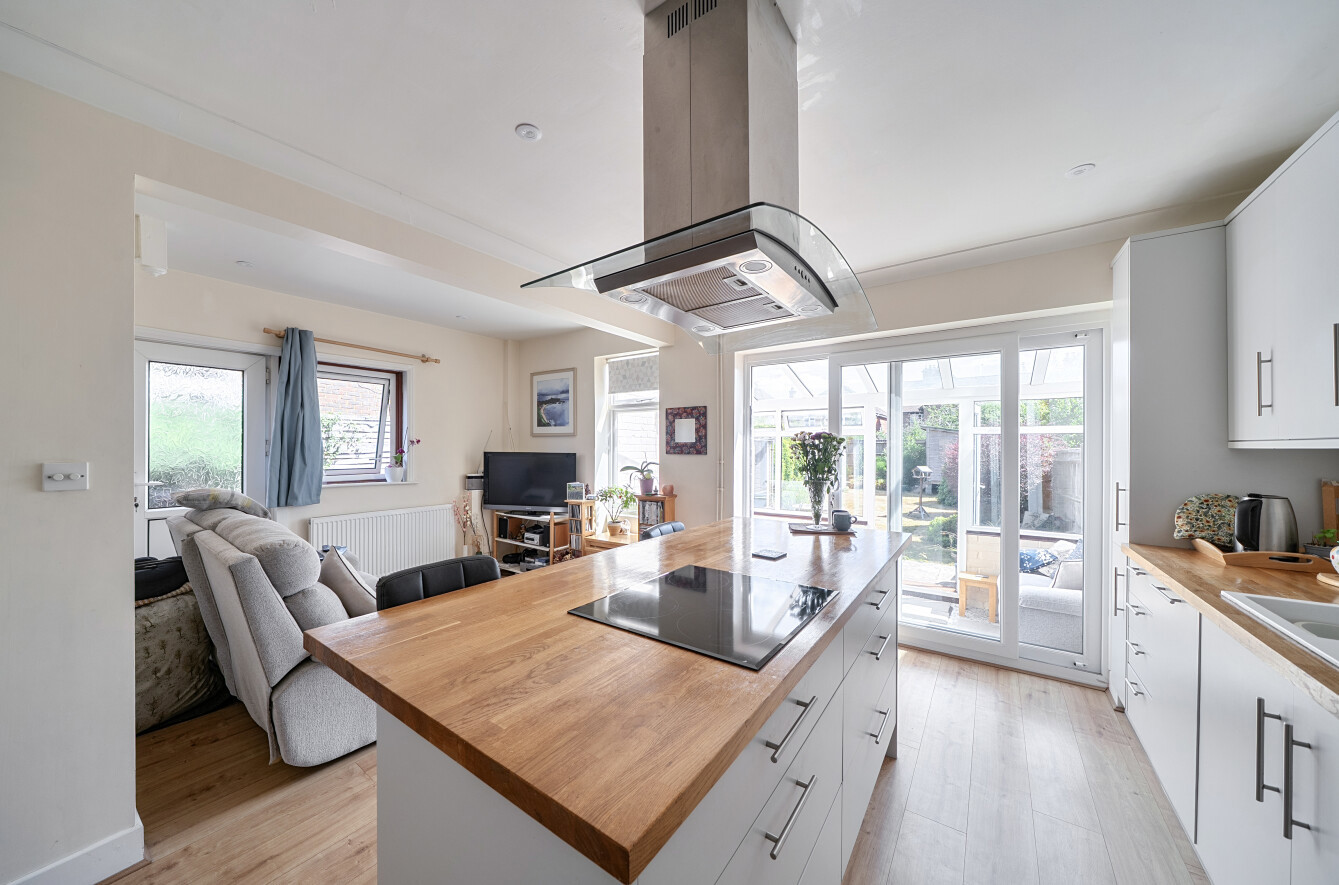 3 bedroom  semi-detached house for sale