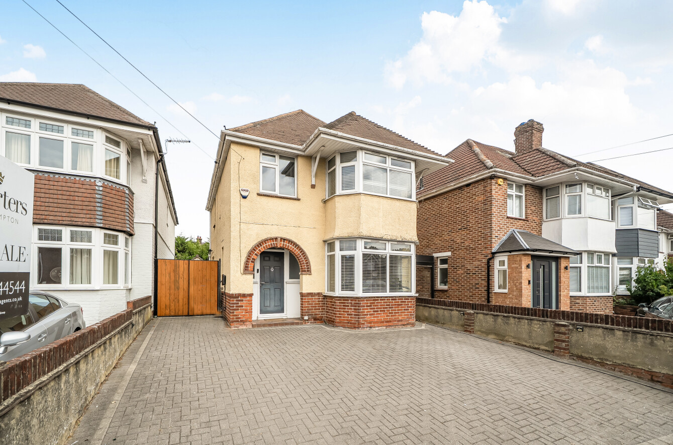 3 bedroom  detached house for sale