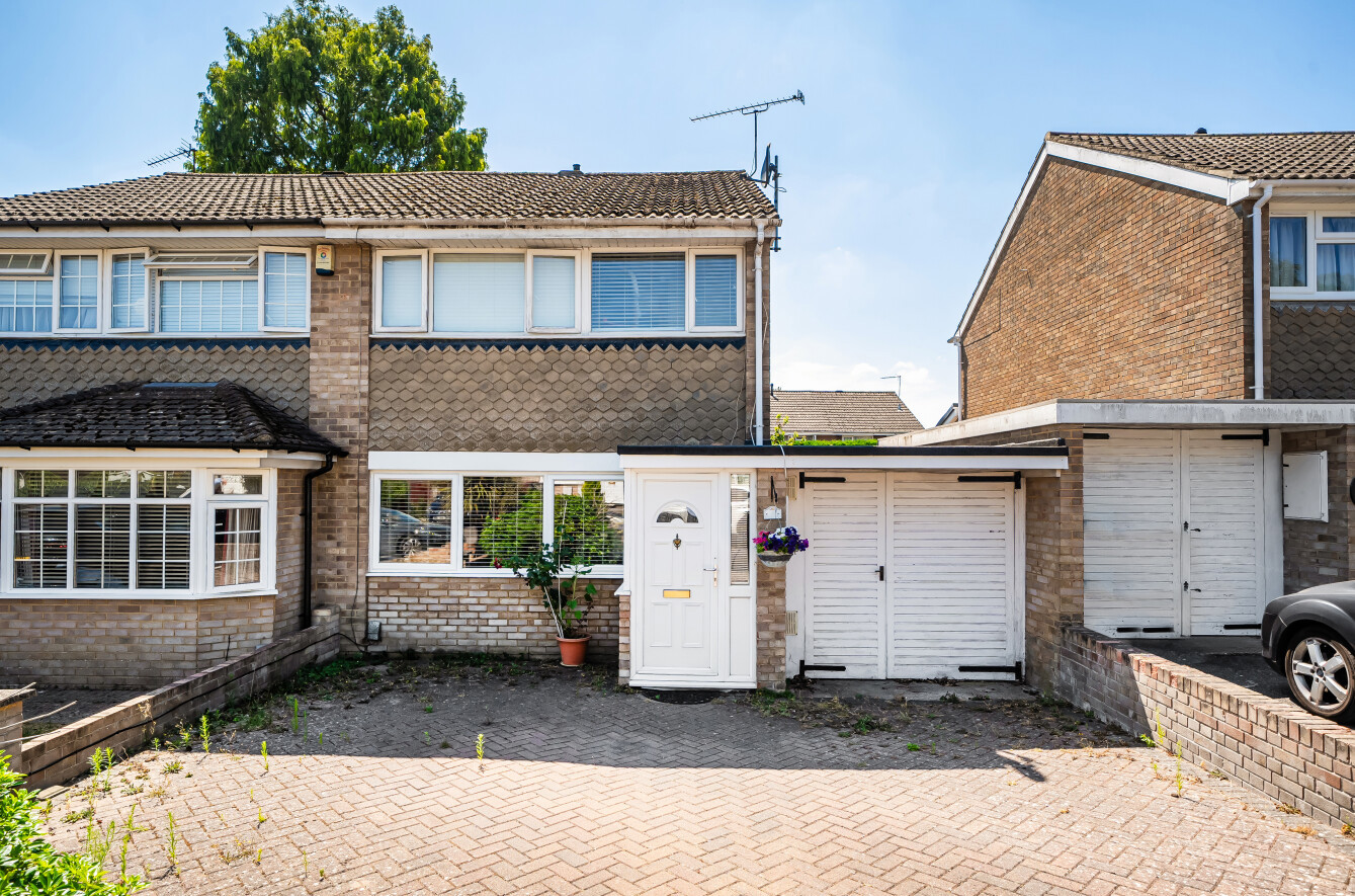 3 bedroom semi-detached house for sale