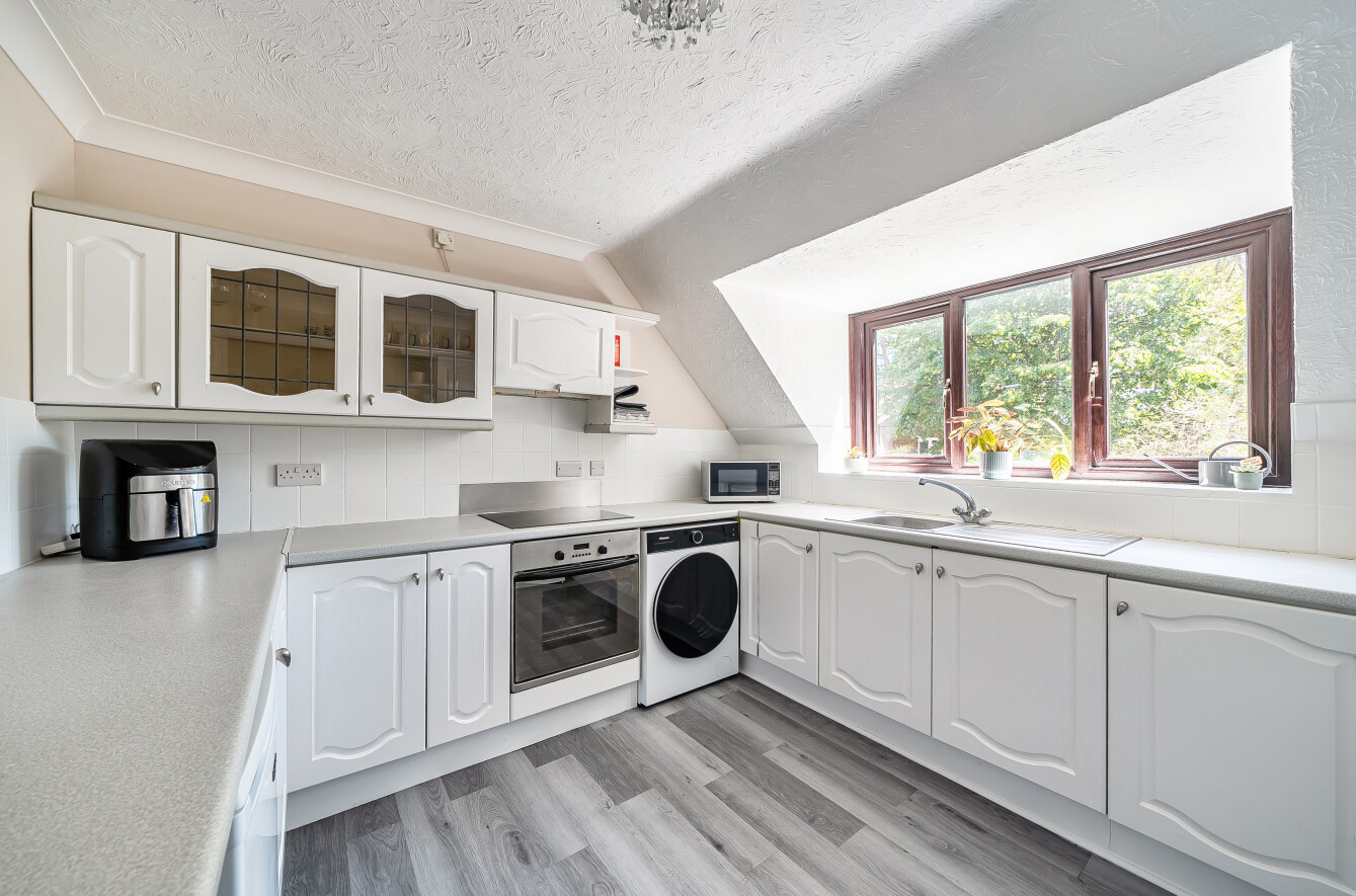 1 bedroom maisonette for sale