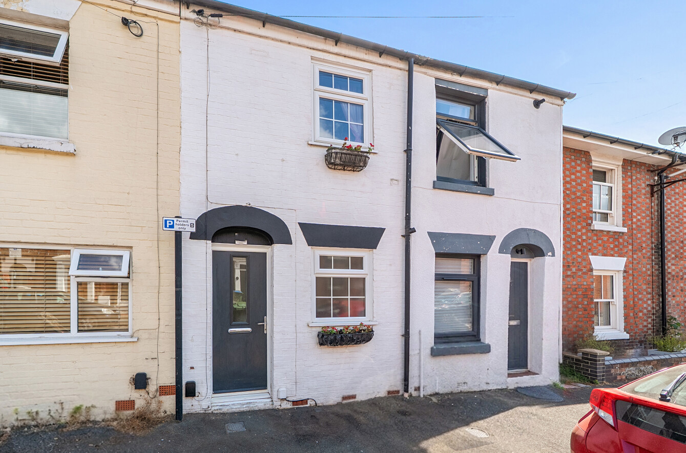 2 bedroom terraced house for sale