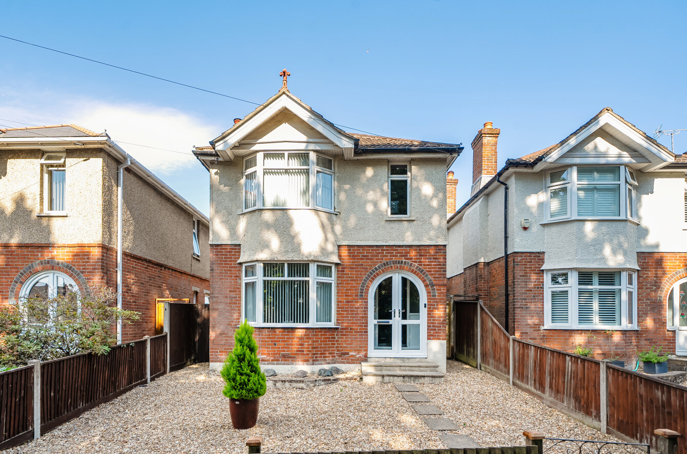 3 bedroom  detached house for sale