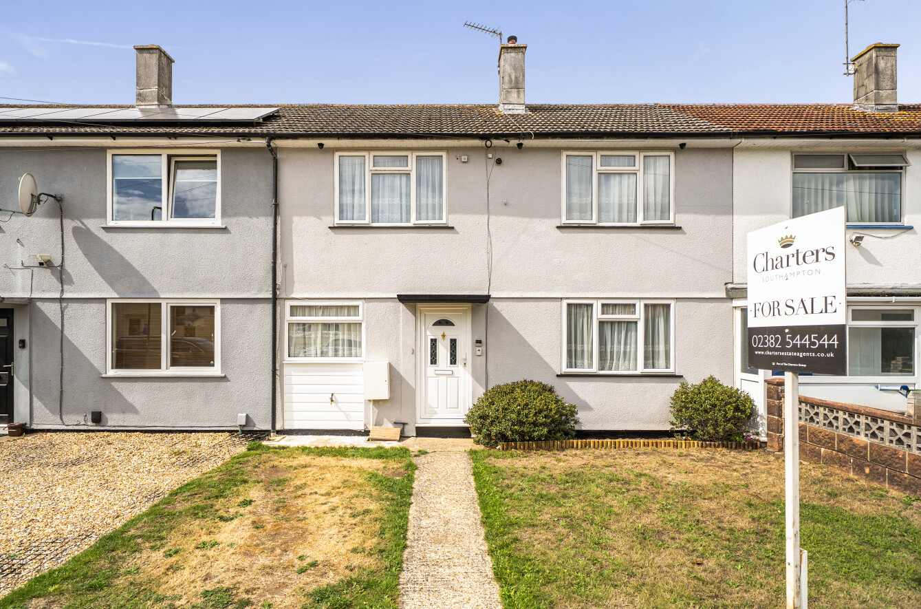 3 bedroom  terraced house for sale