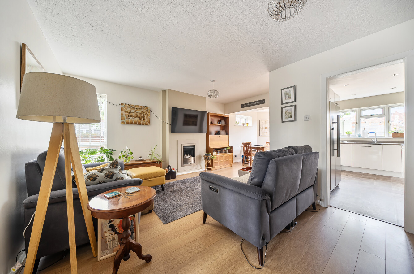 3 bedroom  semi-detached house for sale