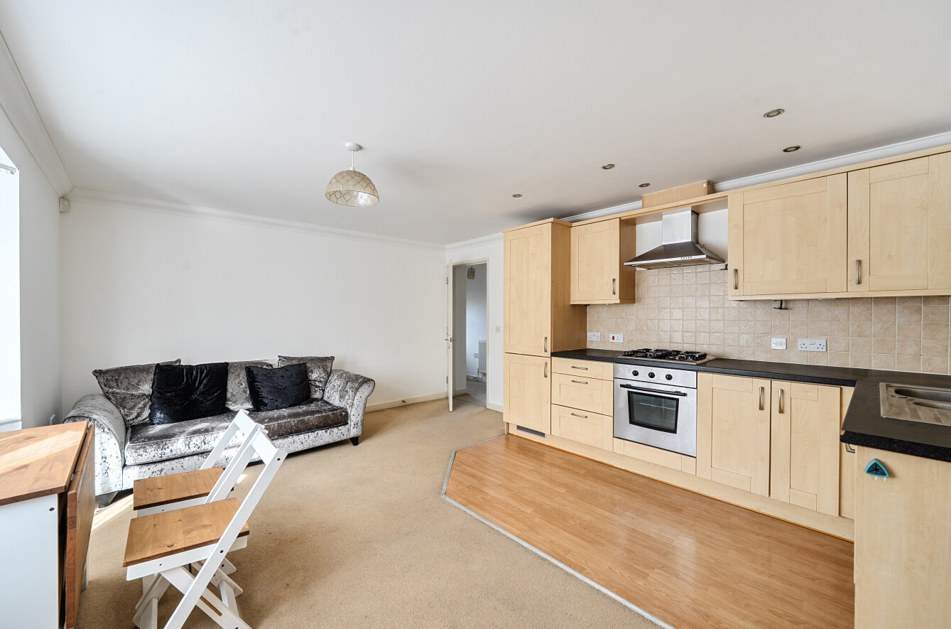 1 bedroom maisonette for sale
