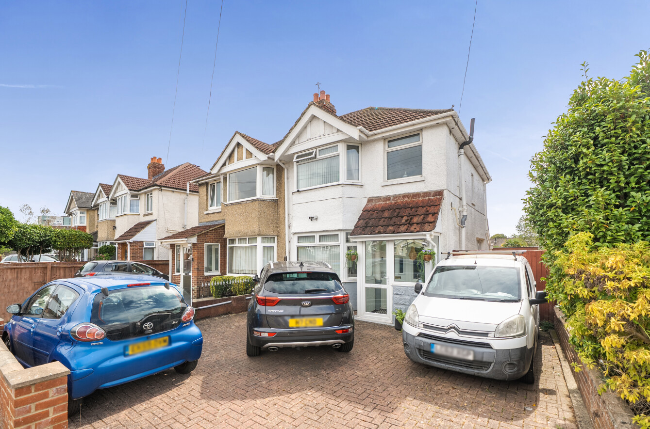 3 bedroom semi-detached house for sale