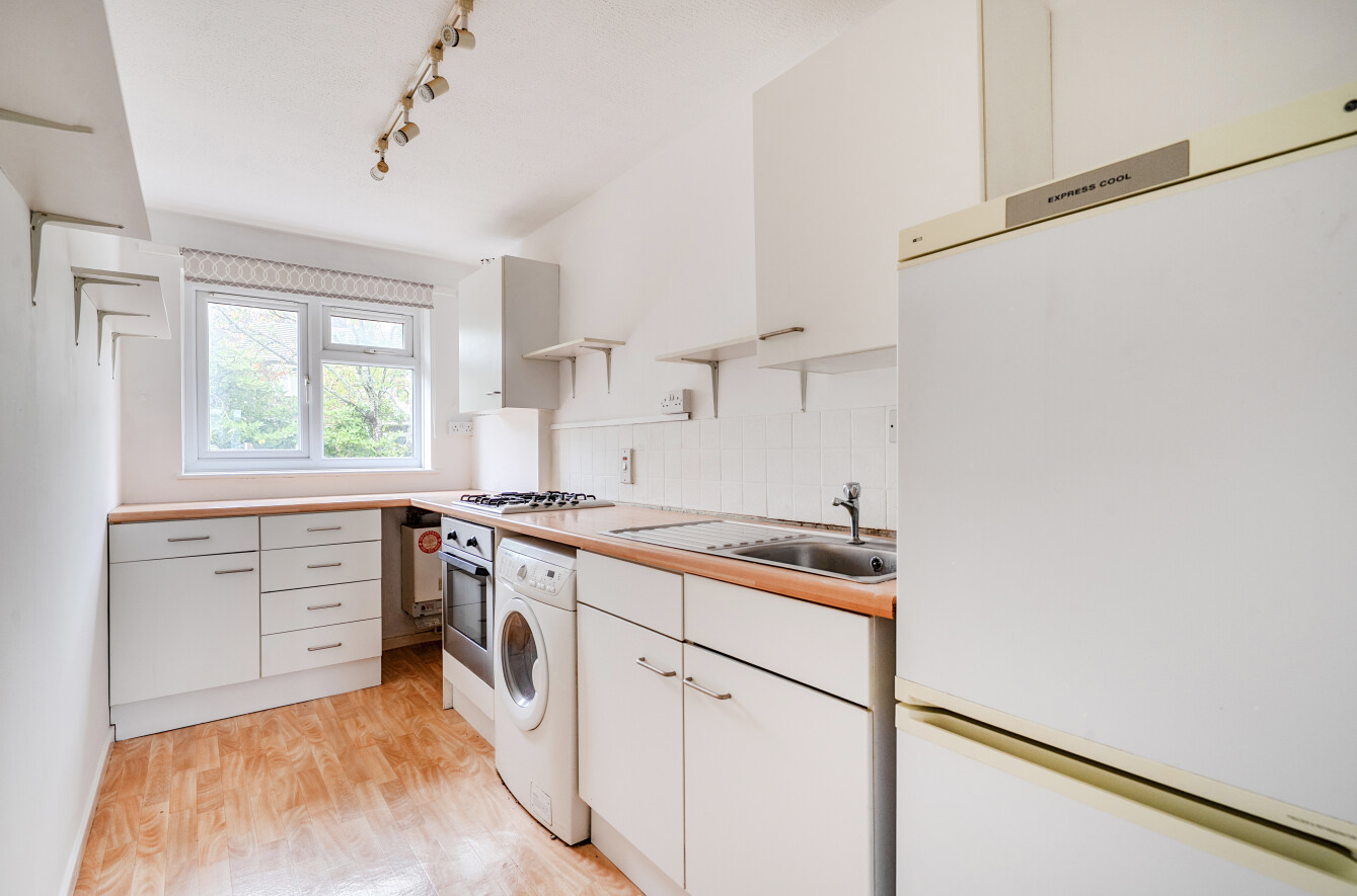 1 bedroom maisonette for sale